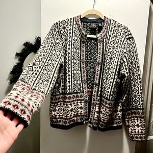 SKYR 100% wool cardigan jacket from Iceland